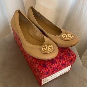Tory Burch Tan Leather Flats Size 10.5